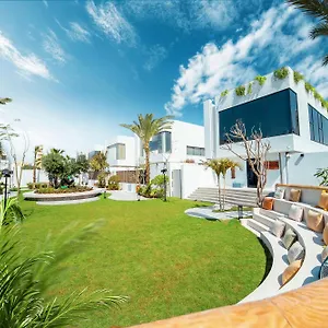 Nas House Private Hotel Dubai